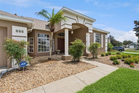Casa en venta en Davenport, Florida, 4 dormitorios, 219.9 m2 № 2199576 - foto 2