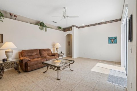 Casa en venta en Davenport, Florida, 4 dormitorios, 219.9 m2 № 2199576 - foto 11