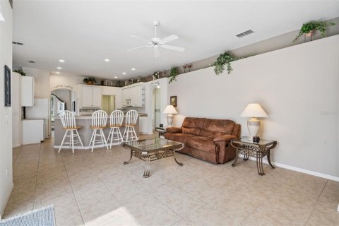Casa en venta en Davenport, Florida, 4 dormitorios, 219.9 m2 № 2199576 - foto 12