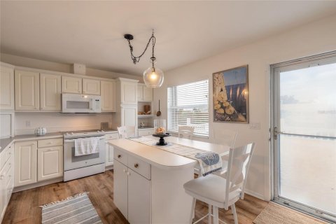 Villa ou maison à louer à New Smyrna Beach, Floride: 3 chambres, 163.14 m2 № 1406962 - photo 18