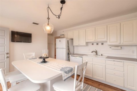 Villa ou maison à louer à New Smyrna Beach, Floride: 3 chambres, 163.14 m2 № 1406962 - photo 21