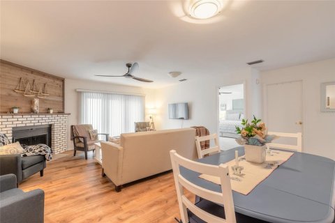 Villa ou maison à louer à New Smyrna Beach, Floride: 3 chambres, 163.14 m2 № 1406962 - photo 15