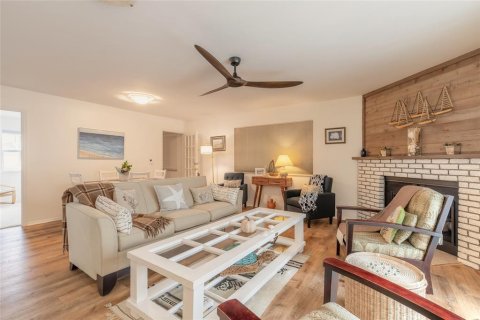 Villa ou maison à louer à New Smyrna Beach, Floride: 3 chambres, 163.14 m2 № 1406962 - photo 8