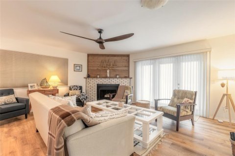 Villa ou maison à louer à New Smyrna Beach, Floride: 3 chambres, 163.14 m2 № 1406962 - photo 12