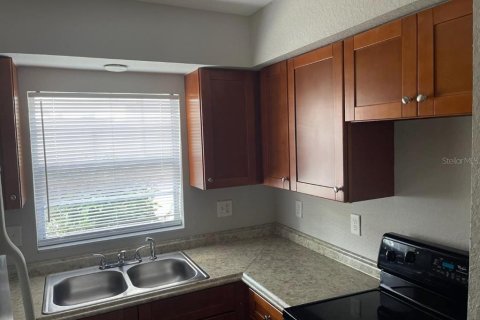 Copropriété à louer à Tampa, Floride: 3 chambres, 109.9 m2 № 2376768 - photo 2