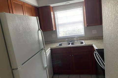 Copropriété à louer à Tampa, Floride: 3 chambres, 109.9 m2 № 2376768 - photo 3