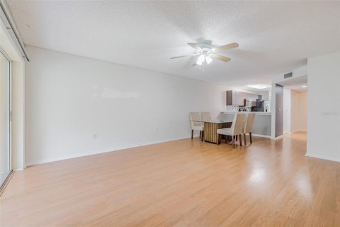 Condo in Tampa, Florida, 2 bedrooms № 2211587 - photo 21