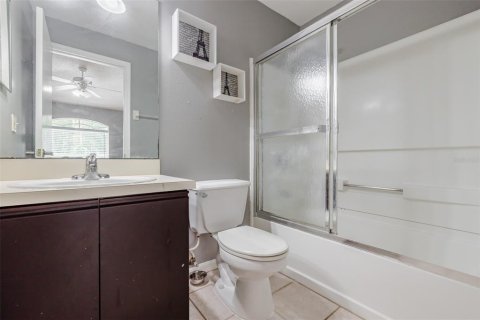 Condo in Tampa, Florida, 2 bedrooms № 2211587 - photo 27