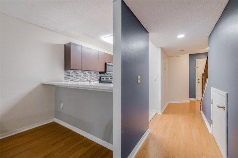 Condo in Tampa, Florida, 2 bedrooms № 2211587 - photo 16