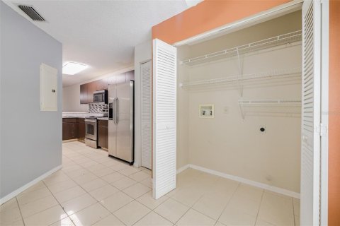 Condo in Tampa, Florida, 2 bedrooms № 2211587 - photo 12