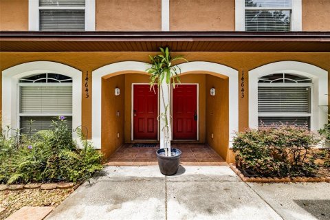 Condo in Tampa, Florida, 2 bedrooms № 2211587 - photo 2