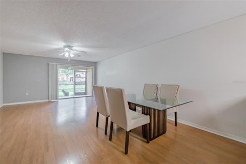 Condo in Tampa, Florida, 2 bedrooms № 2211587 - photo 17