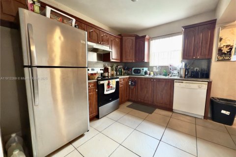 Купить виллу или дом в Холливуд, Флорида 2 спальни, 86.96м2, № 1970366 - фото 5