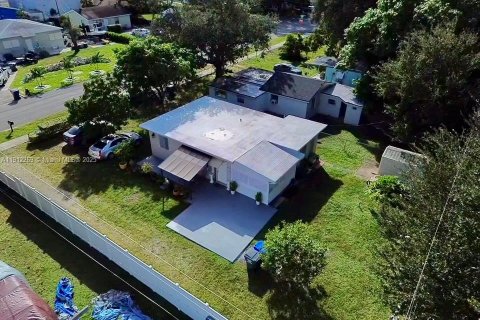 Купить виллу или дом в Холливуд, Флорида 2 спальни, 86.96м2, № 1970366 - фото 16