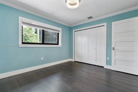 Villa ou maison à vendre à Miami, Floride: 5 chambres, 296.17 m2 № 2146444 - photo 26