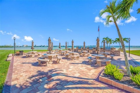 Condominio en venta en Clearwater, Florida, 2 dormitorios, 83.61 m2 № 2107151 - foto 28
