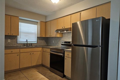 Apartamento en alquiler en Tampa, Florida, 2 dormitorios, 69.86 m2 № 1824668 - foto 6