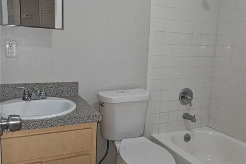 Apartamento en alquiler en Tampa, Florida, 2 dormitorios, 69.86 m2 № 1824668 - foto 11