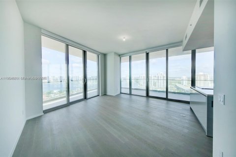 Condominio en venta en Sunny Isles Beach, Florida, 2 dormitorios, 107.86 m2 № 2008422 - foto 2