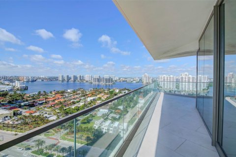 Condominio en venta en Sunny Isles Beach, Florida, 2 dormitorios, 107.86 m2 № 2008422 - foto 18