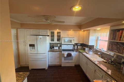 Condominio en venta en Miami, Florida, 2 dormitorios, 105.91 m2 № 1874444 - foto 10