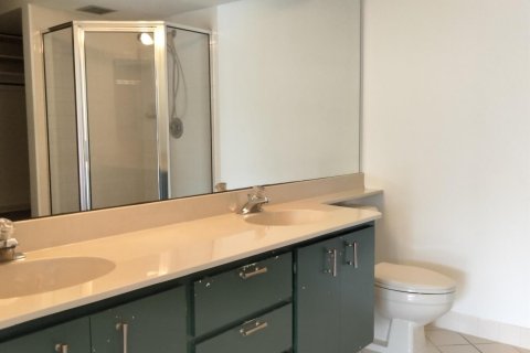 Condo in West Palm Beach, Florida, 2 bedrooms  № 2378896 - photo 9