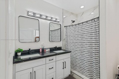 Купить виллу или дом в Майами-Гарденс, Флорида 3 спальни, 114.83м2, № 1943130 - фото 15