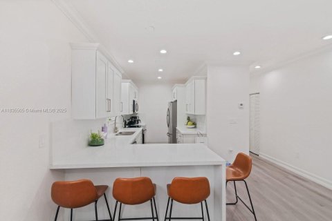 Купить виллу или дом в Майами-Гарденс, Флорида 3 спальни, 114.83м2, № 1943130 - фото 10