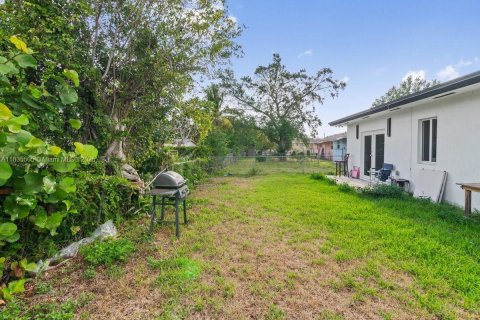 Купить виллу или дом в Майами-Гарденс, Флорида 3 спальни, 114.83м2, № 1943130 - фото 16