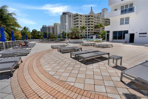 Condo in Miami Beach, Florida  № 2061678 - photo 27