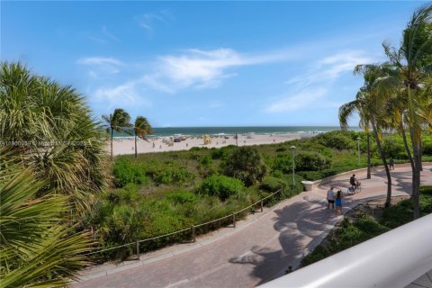 Condo in Miami Beach, Florida  № 2061678 - photo 28