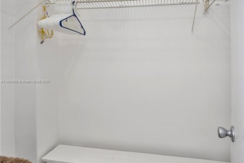 Condo in Miami Beach, Florida  № 2061678 - photo 16