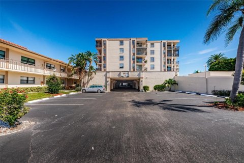 Copropriété à louer à Saint Petersburg, Floride: 1 chambre, 73.39 m2 № 1052978 - photo 4