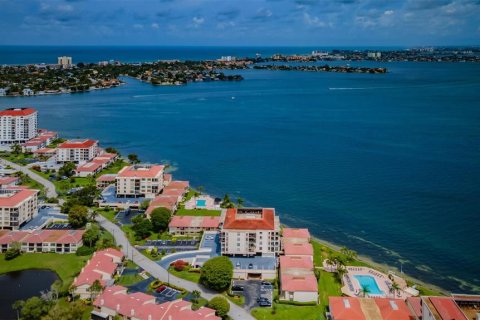 Copropriété à louer à Saint Petersburg, Floride: 1 chambre, 73.39 m2 № 1052978 - photo 7