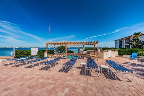 Copropriété à louer à Saint Petersburg, Floride: 1 chambre, 73.39 m2 № 1052978 - photo 5