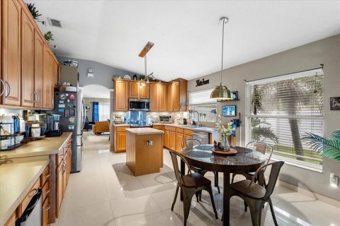 House in Casselberry, Florida 4 bedrooms, 182 sq.m. № 1847136 - photo 14