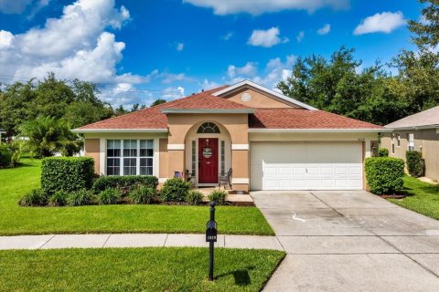 House in Casselberry, Florida 4 bedrooms, 182 sq.m. № 1847136 - photo 1
