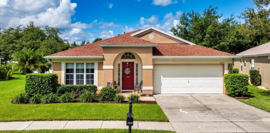 House in Casselberry, Florida 4 bedrooms, 182 sq.m. № 1847136