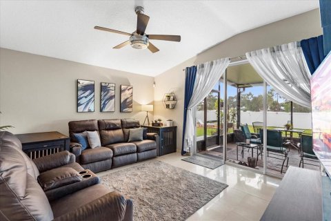 House in Casselberry, Florida 4 bedrooms, 182 sq.m. № 1847136 - photo 16