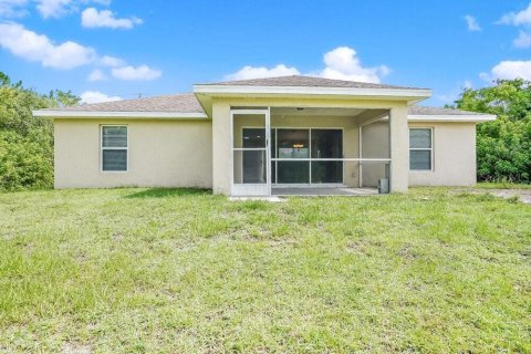 House in Lehigh Acres, Florida 3 bedrooms, 118.17 sq.m. № 1842953 - photo 15