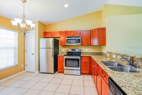 House in Lehigh Acres, Florida 3 bedrooms, 118.17 sq.m. № 1842953 - photo 6