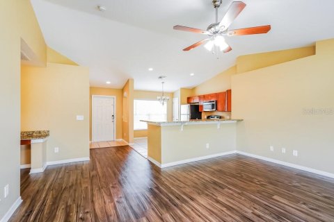 House in Lehigh Acres, Florida 3 bedrooms, 118.17 sq.m. № 1842953 - photo 3