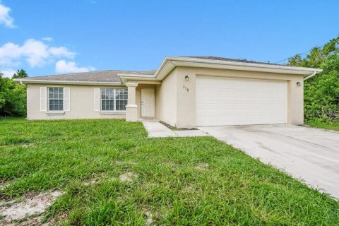 House in Lehigh Acres, Florida 3 bedrooms, 118.17 sq.m. № 1842953 - photo 1