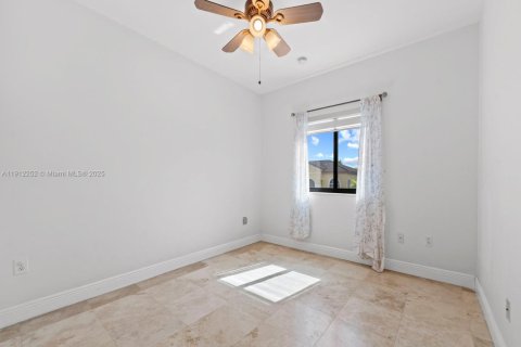 Villa ou maison à vendre à Miami, Floride: 4 chambres, 259.66 m2 № 1971485 - photo 27