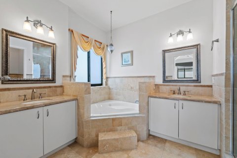 Villa ou maison à vendre à Miami, Floride: 4 chambres, 259.66 m2 № 1971485 - photo 20