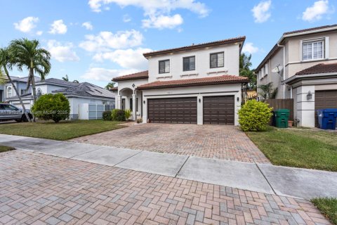 Villa ou maison à vendre à Miami, Floride: 4 chambres, 259.66 m2 № 1971485 - photo 3