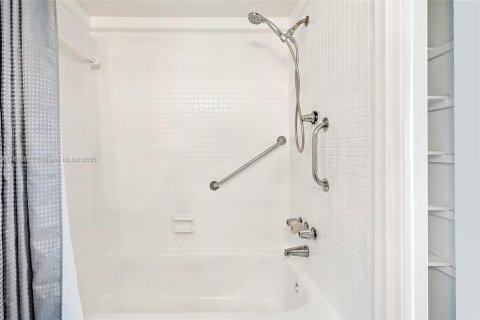 Condominio en venta en Lauderhill, Florida, 1 dormitorio, 86.21 m2 № 1941045 - foto 24