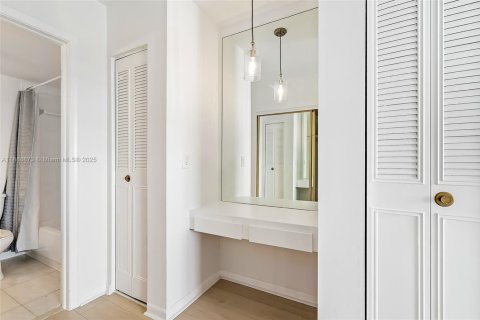 Condominio en venta en Lauderhill, Florida, 1 dormitorio, 86.21 m2 № 1941045 - foto 28