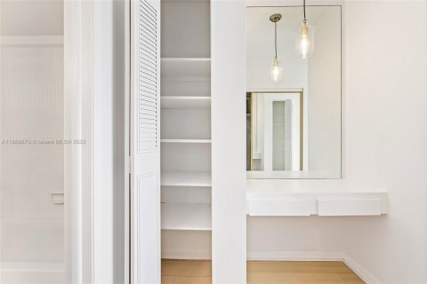 Condominio en venta en Lauderhill, Florida, 1 dormitorio, 86.21 m2 № 1941045 - foto 25