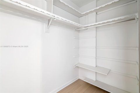 Condominio en venta en Lauderhill, Florida, 1 dormitorio, 86.21 m2 № 1941045 - foto 27